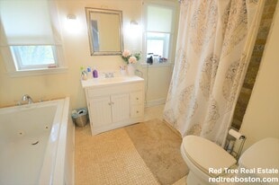 14 Breck Ave, Unit 4-bed 2-bath brighton in Boston, MA - Building Photo