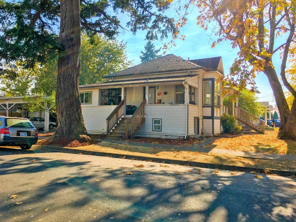 8-Plex MF Investment -Value Add Opportunities in Salem, OR - Building Photo