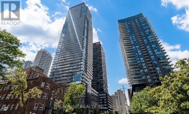 property at 39 Roehampton Ave