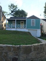 227 Green Oak Dr in Huntington, WV - Building Photo