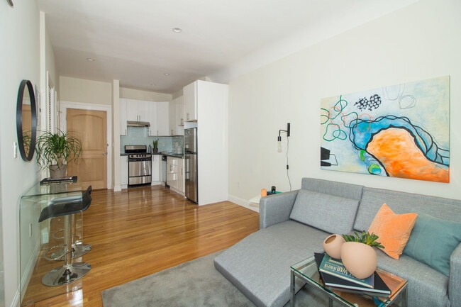 686 Post in San Francisco, CA - Foto de edificio - Building Photo