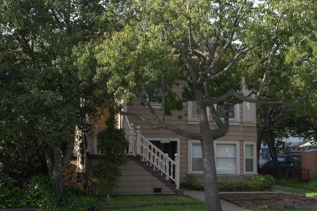 2206 Lincoln Ave in Alameda, CA - Building Photo - Building Photo