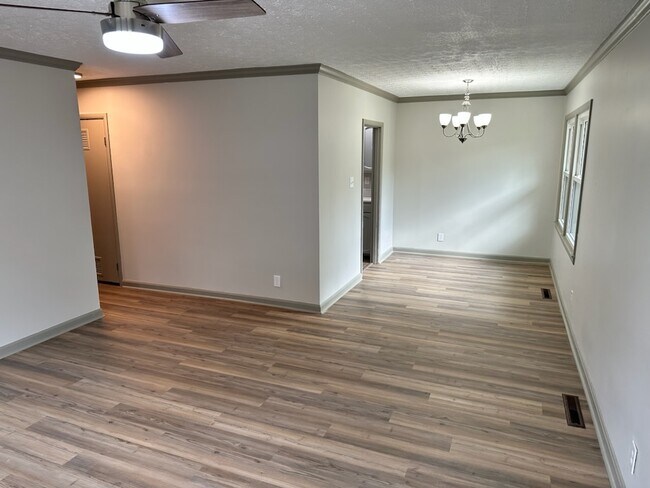 2104 Belmont Rd in Louisville, KY - Building Photo - Building Photo