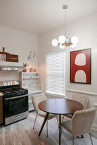 2100 E Broad St, Unit Apt 1 in Richmond, VA - Building Photo