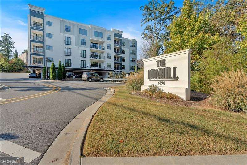 6890 Peachtree Blvd in Atlanta, GA - Building Photo