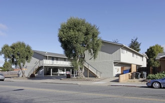 117 E Romie Ln in Salinas, CA - Building Photo