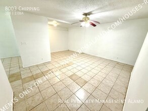 8003 Chipping in San Antonio, TX - Building Photo - Building Photo