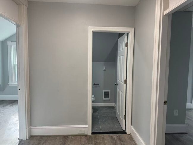 43 Bradley St, Unit 2 in Somerville, MA - Foto de edificio - Building Photo