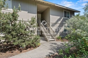 11312 E Mission Ave in Spokane Valley, WA - Building Photo