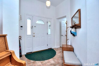 10 Tiffany Ln in Weston, CT - Building Photo - Building Photo