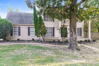 225 Richards Way Dr in Memphis, TN - Building Photo - Building Photo