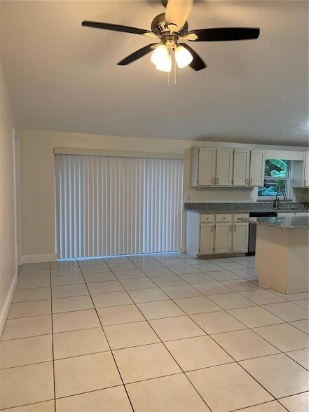 16039 Grass Lake Dr in Tampa, FL - Foto de edificio - Building Photo