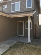 950 S 58th St in Springfield, OR - Building Photo - Building Photo