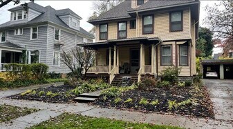 21.5 Thayer St in Rochester, NY - Building Photo