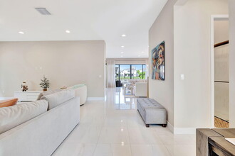 8104 Laurel Falls Dr in Boca Raton, FL - Building Photo - Building Photo