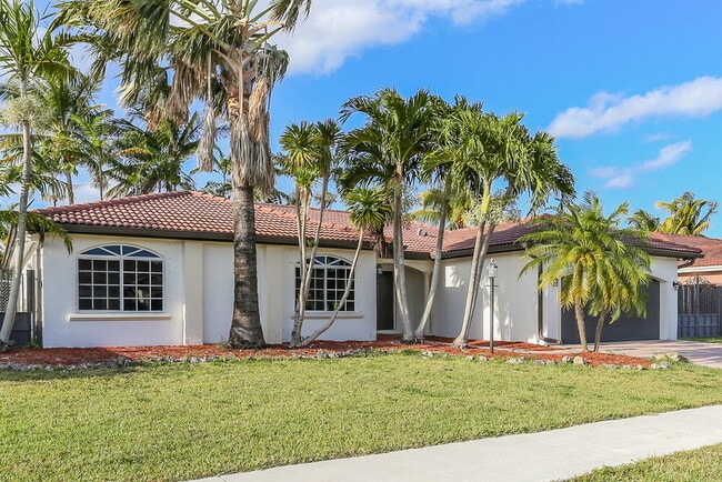 15439 SW 172nd Terrace in Miami, FL - Building Photo - Building Photo