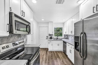 4515 Dewberry St in Houston, TX - Building Photo - Building Photo