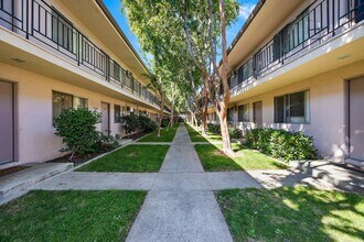 ReNew Arden in Sacramento, CA - Building Photo - Building Photo