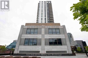 55 Duke St W in Kitchener, ON - Building Photo