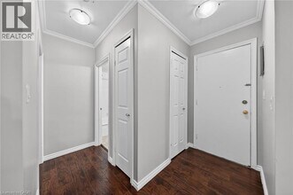 237 Mohawk Rd E in Hamilton, ON - Building Photo - Building Photo