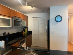244 Biscayne Blvd in Miami, FL - Building Photo - Building Photo