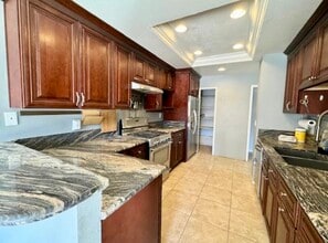 5353 Aztec Dr in La Mesa, CA - Building Photo - Building Photo