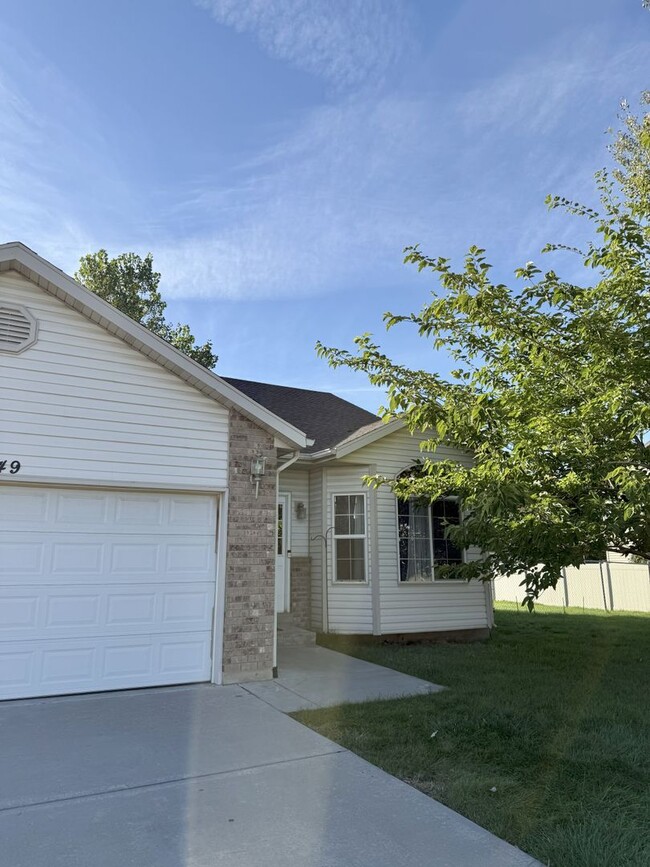 2349 N 375 W in Harrisville, UT - Building Photo - Building Photo