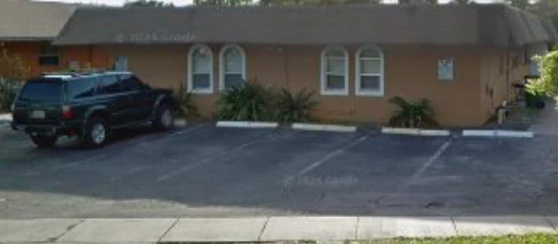 541 Kathy Ln in Margate, FL - Foto de edificio