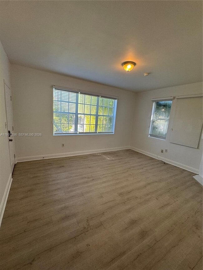 1027 Euclid Ave in Miami Beach, FL - Building Photo - Building Photo