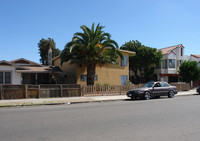 4035-4039 Chamoune Ave in San Diego, CA - Foto de edificio - Building Photo