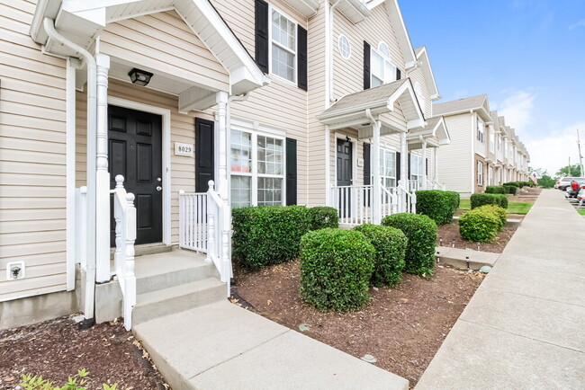 8029 Logan Dr in La Vergne, TN - Building Photo - Building Photo
