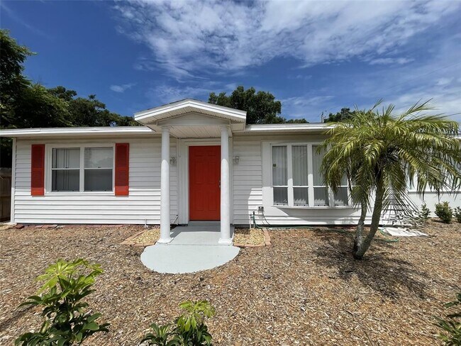property at 828 S Tuttle Ave