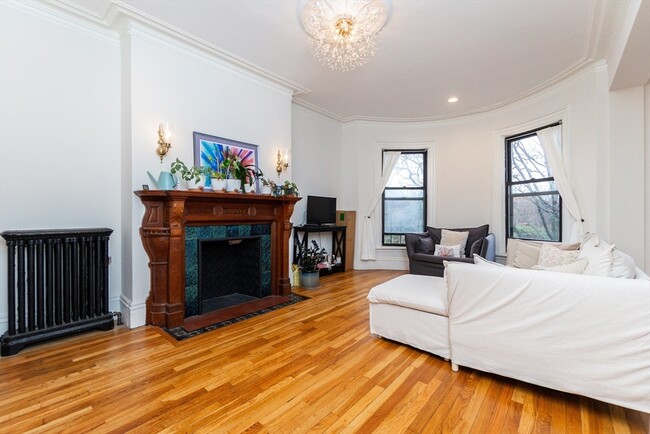 property at 209 W Newton St