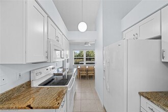 121 Wading Bird Cir in Naples, FL - Building Photo - Building Photo