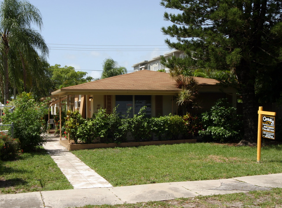 1842 Rodman St in Hollywood, FL - Foto de edificio