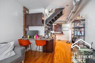 1653 S Throop St, Unit 3W in Chicago, IL - Building Photo