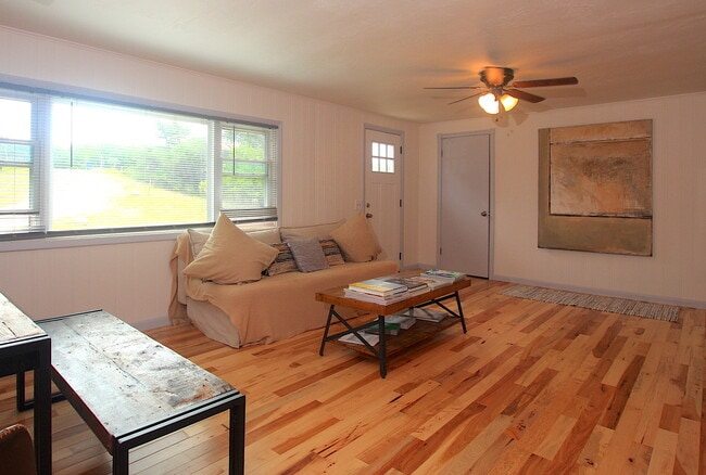 5377 Bates Rd in Williamsburg, MI - Building Photo - Building Photo