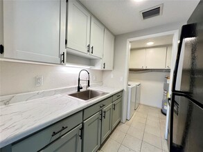 414 Live Oak Ln in Dunedin, FL - Building Photo - Building Photo