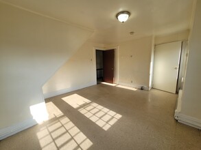 94 S 10th St, Unit 3 in Newark, NJ - Building Photo - Building Photo