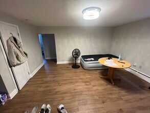 63 Selkirk Rd, Unit #1 in Boston, MA - Foto de edificio - Building Photo