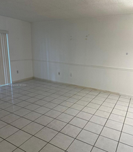 11311 SW 200th St, Unit D104 in Miami, FL - Foto de edificio - Building Photo