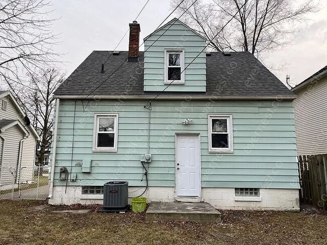 84 W Shevlin Ave in Hazel Park, MI - Building Photo - Building Photo