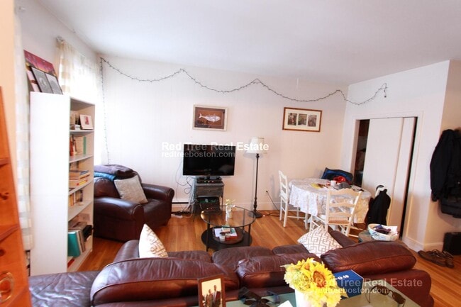 199 Winthrop Rd, Unit 33 in Brookline, MA - Foto de edificio - Building Photo