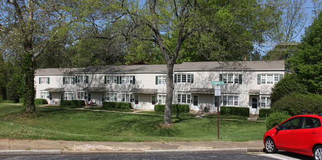 Wardour Bluffs Apartments in Annapolis, MD - Foto de edificio - Building Photo