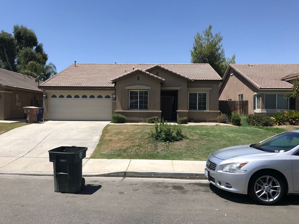 9513 Dusty Wheat Dr in Bakersfield, CA - Building Photo