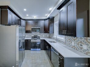 8 Travers Ave in Edison, NJ - Building Photo - Building Photo