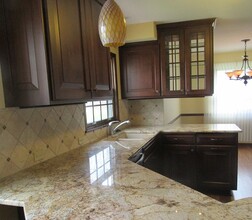 12706 N Maplecrest Ln in Mequon, WI - Building Photo - Building Photo