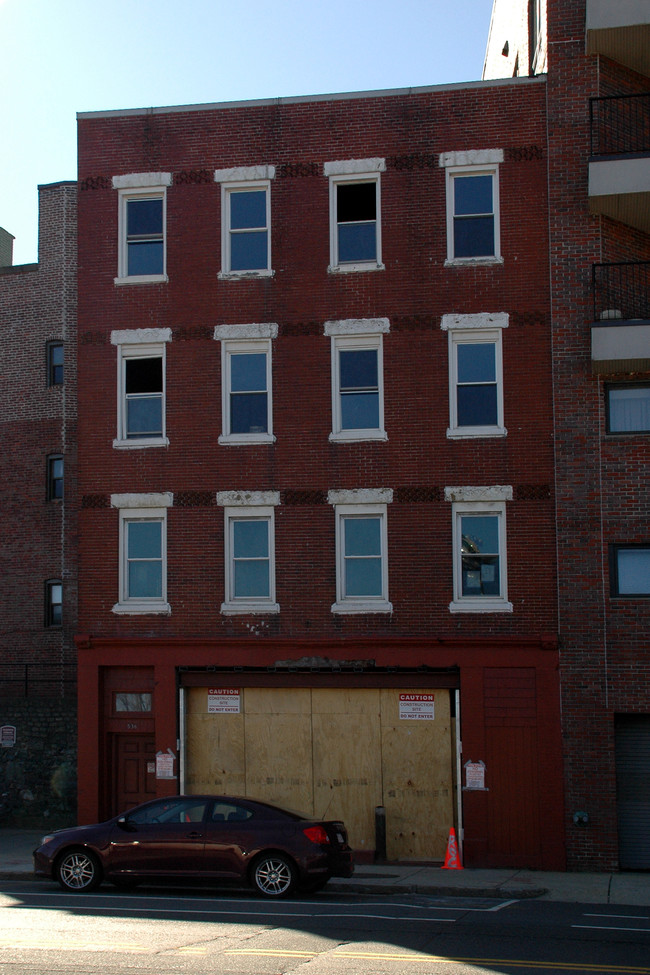 536 Commercial St in Boston, MA - Building Photo - Building Photo