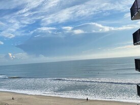 1343 Jimmy Buffett Mem Hwy in Satellite Beach, FL - Building Photo