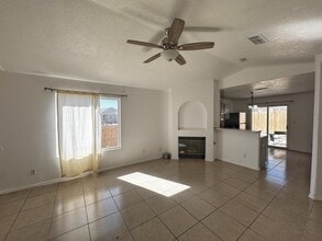 331 Cll Amarillo SW in Albuquerque, NM - Building Photo - Building Photo
